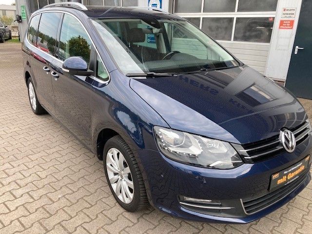 Blau Gebraucht 2016 VW Sharan Highline Van / Kleinbus | 15.100 € (Guter Preis) - Bild 1/4