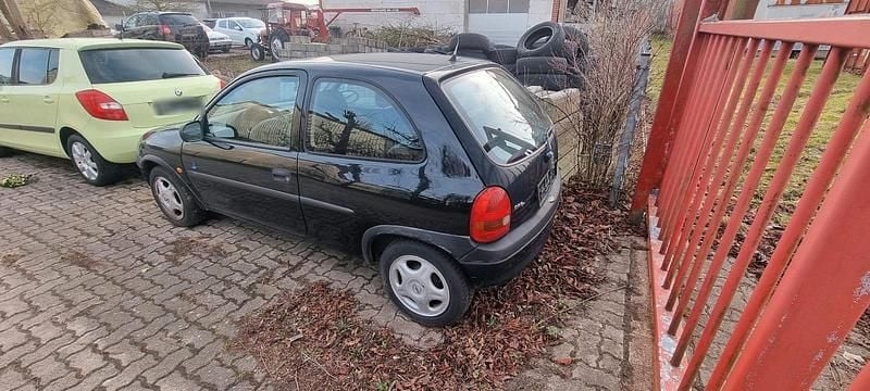 Gebraucht Opel Corsa 60 PS (44 kW) 1998 Schwarz Kleinwagen