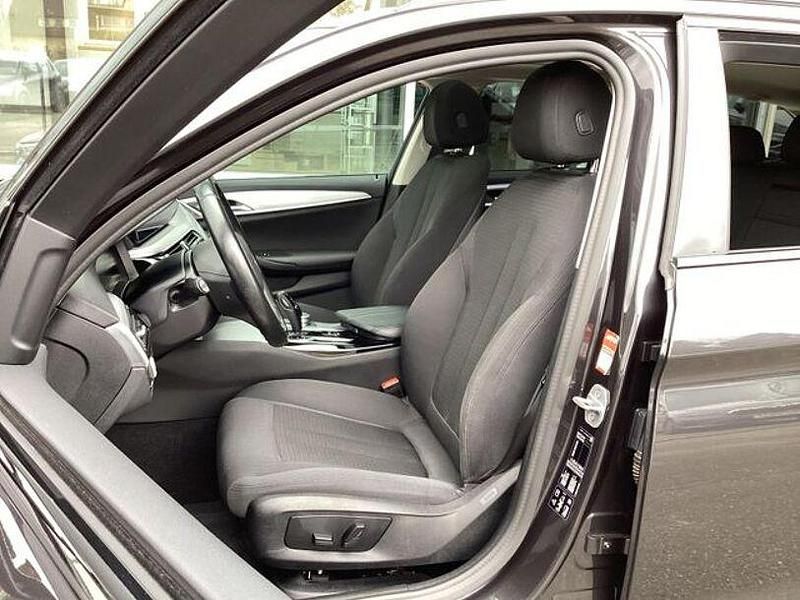Gebraucht BMW 520 Shadowline 190 PS (139 kW) 2020 Sophistograu brillanteffekt Kombi