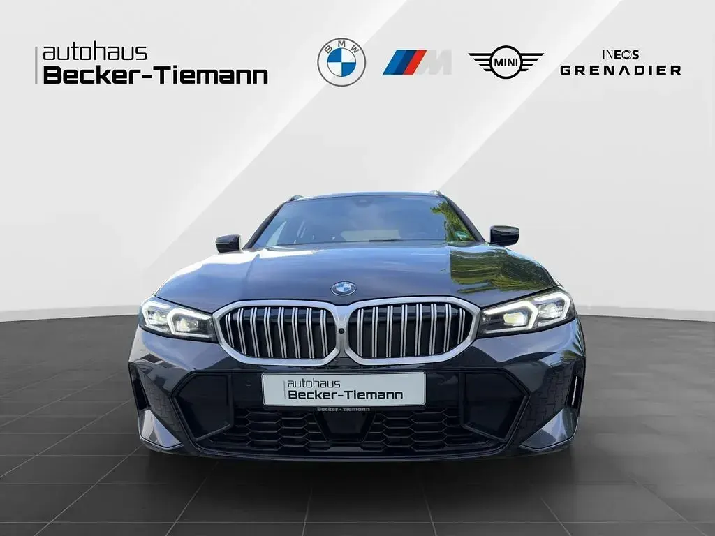 Gebraucht BMW 320 Comfort Edition 184 PS (135 kW) 2025 Saphirschwarz Kombi