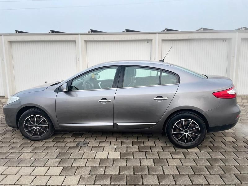 Gebraucht Renault Fluence 140 PS (102 kW) 2011 Gold Limousine