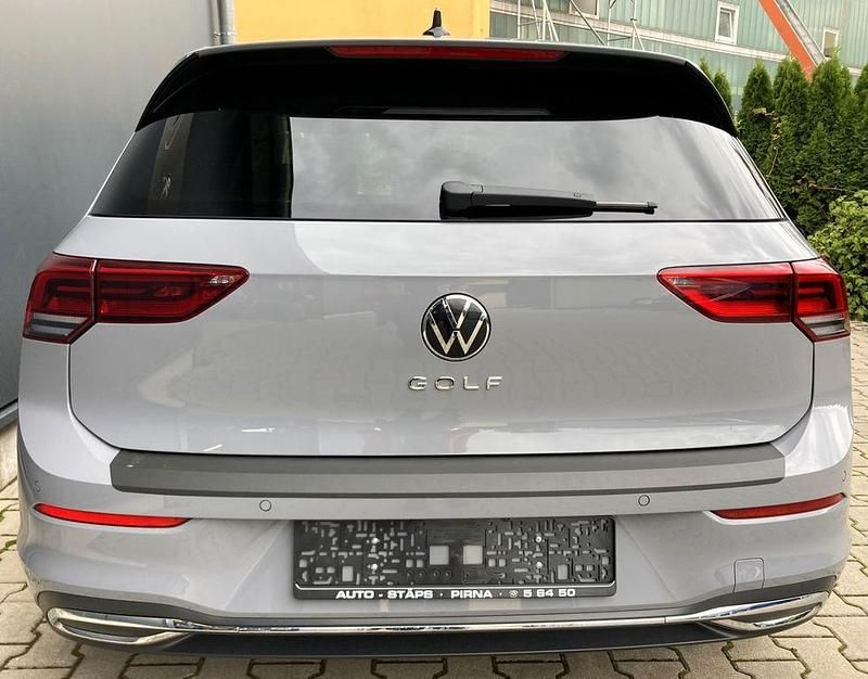 Gebraucht VW Golf VIII Move 150 PS (110 kW) 2023 Grau Limousine