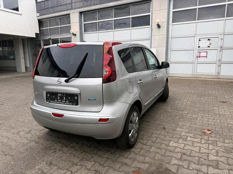 Gebraucht Nissan Note 88 PS (64 kW) 2010 Silber Kleinwagen