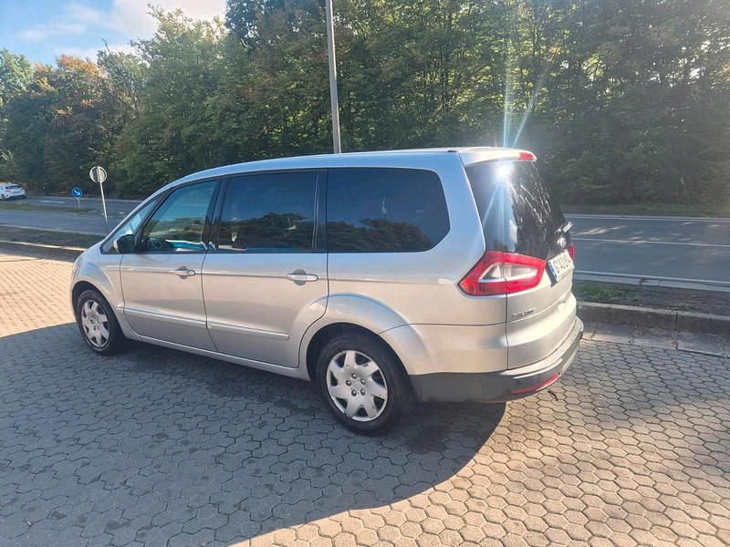 Silber Gebraucht 2007 Ford Galaxy Van / Kleinbus | 6.000 € (Fairer Preis) - Bild 1/4