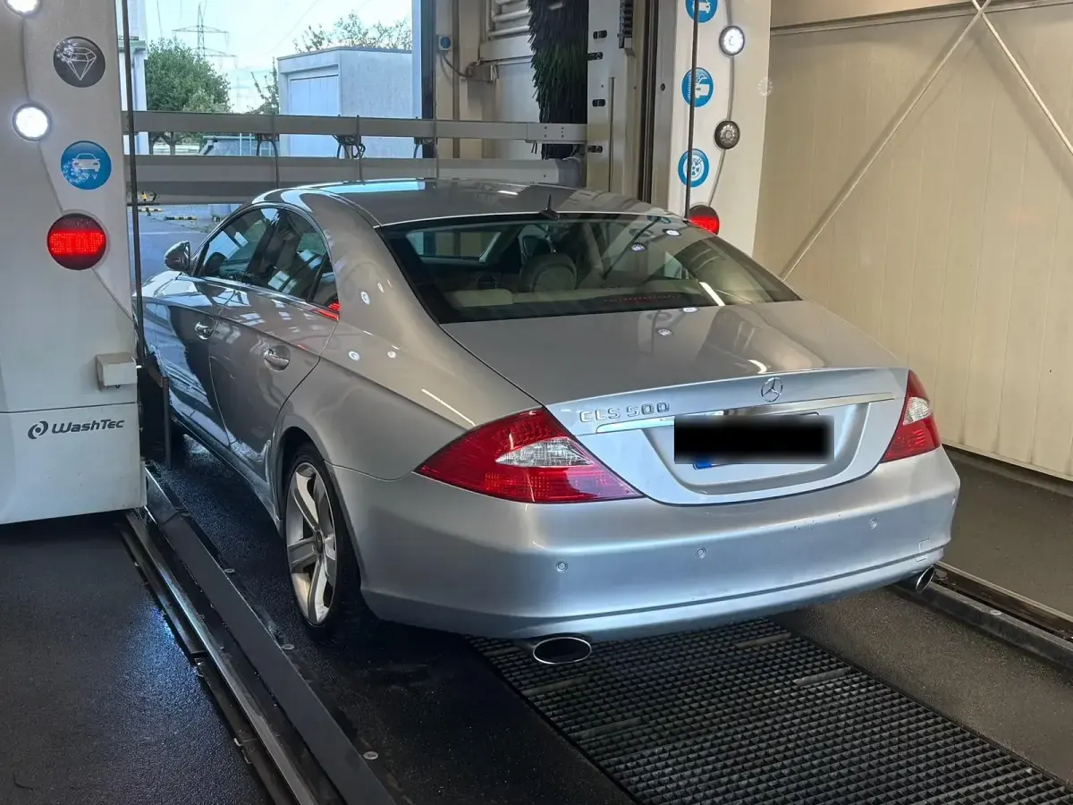 Gebraucht Mercedes CLS500 306 PS (225 kW) 2005 Silber Coupé