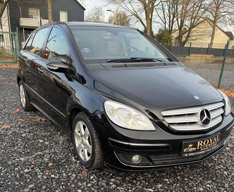 Schwarz Gebraucht 2006 Mercedes B180 Van / Kleinbus | 5.800 € (Fairer Preis) - Bild 1/4