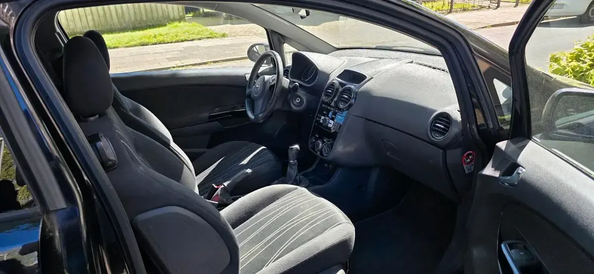 Gebraucht Opel Corsa 87 PS (63 kW) 2010 Schwarz Kleinwagen