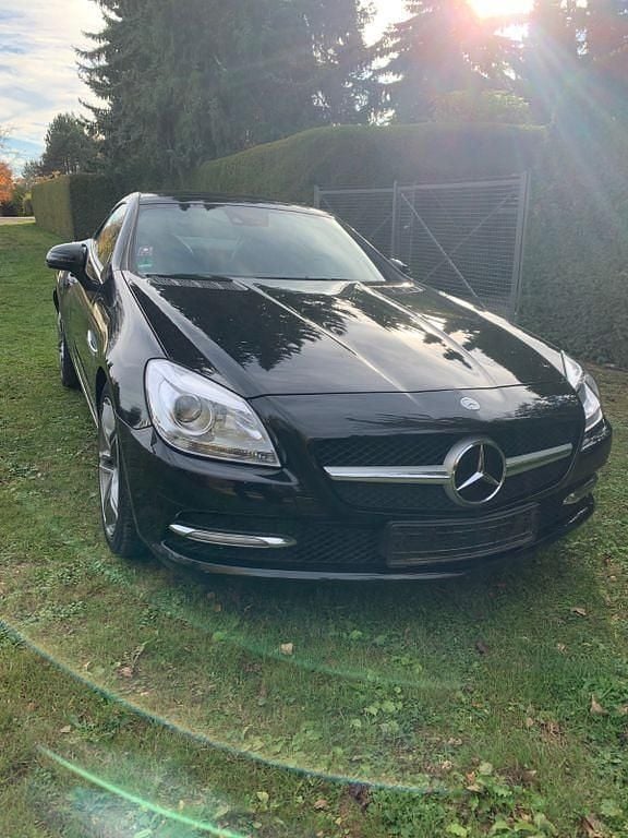 Schwarz Gebraucht 2012 Mercedes SLK200 Cabrio | 15.500 € (Guter Preis) - Bild 1/4