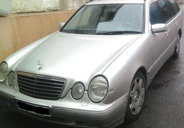 Silber metallic Gebraucht 2000 Mercedes E270 Avantgarde Kombi | 4.999 € (Guter Preis) - Bild 1/4