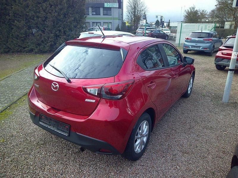 Gebraucht Mazda 2 Exclusive-Line 90 PS (66 kW) 2018 Rot Limousine