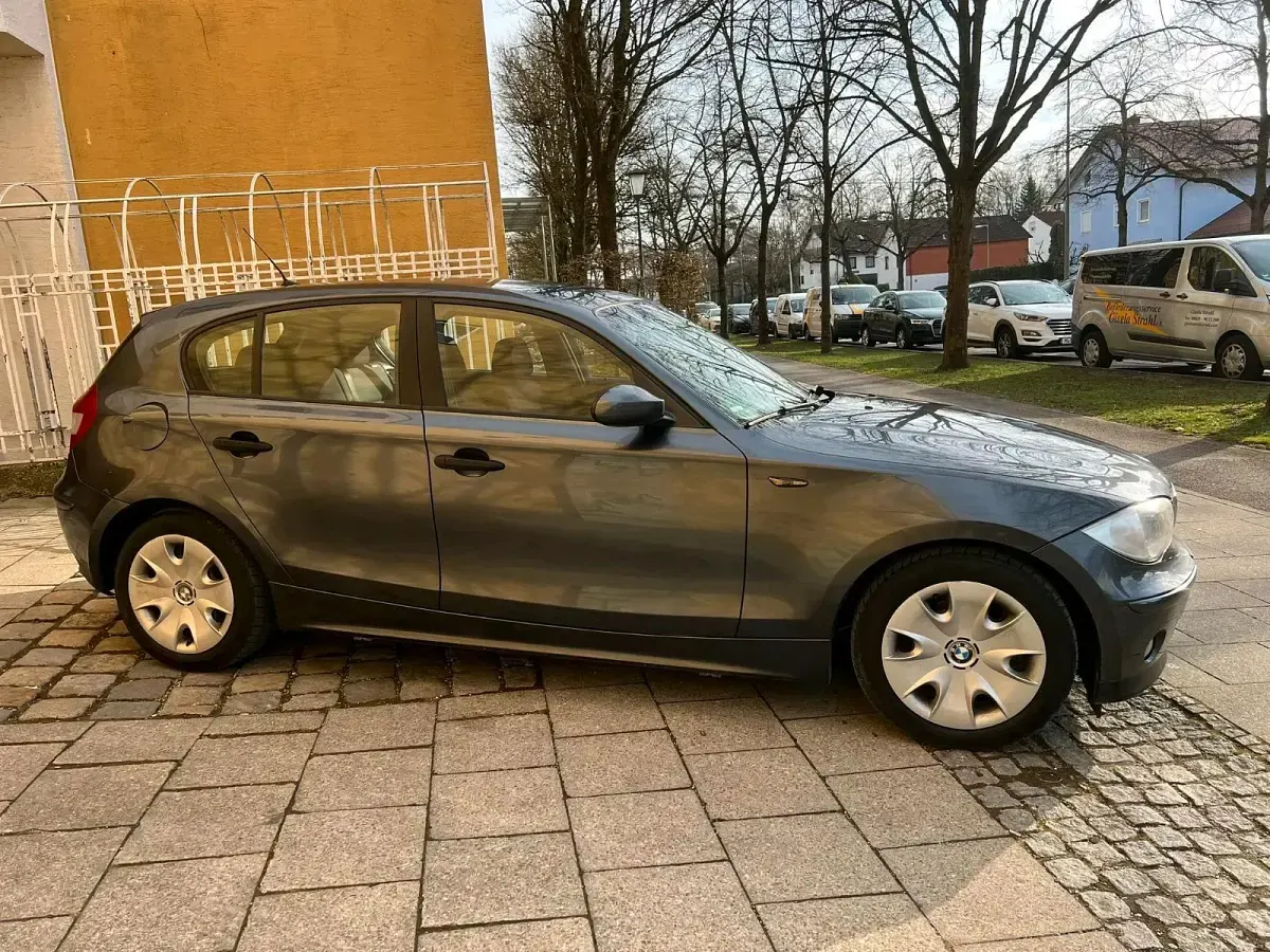 Gebraucht BMW 116 122 PS (89 kW) 2006 Grau Kleinwagen