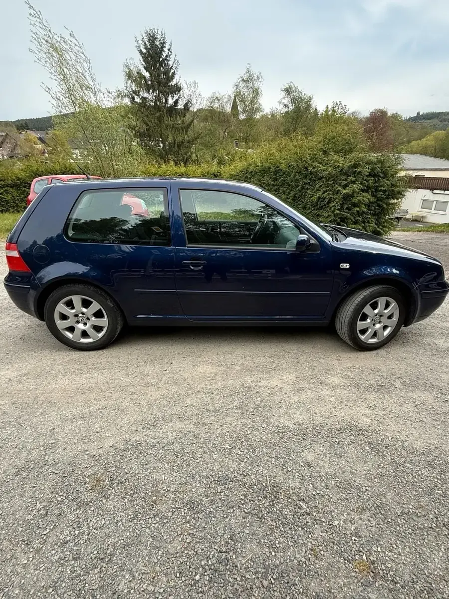 Gebraucht VW Golf 75 PS (55 kW) 2003 Blau Coupé