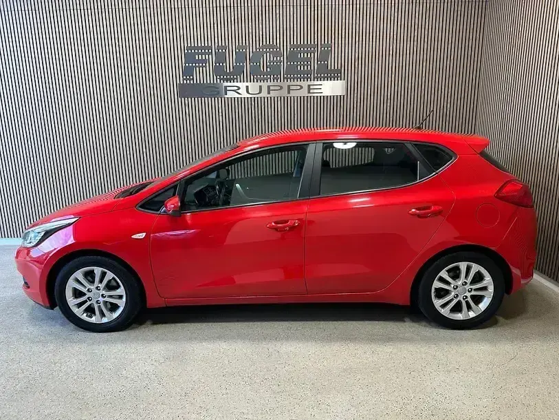 Usado Kia Ceed Edition 7 90 CV (66 kW) 2014 Rojo Utilitario