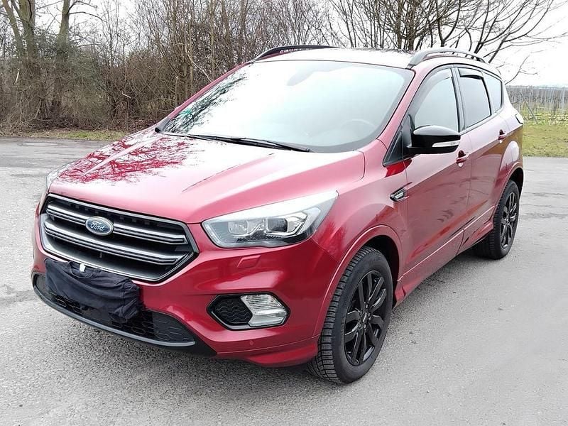 Gebraucht Ford Kuga ST-Line 175 PS (128 kW) 2019 Rot SUV