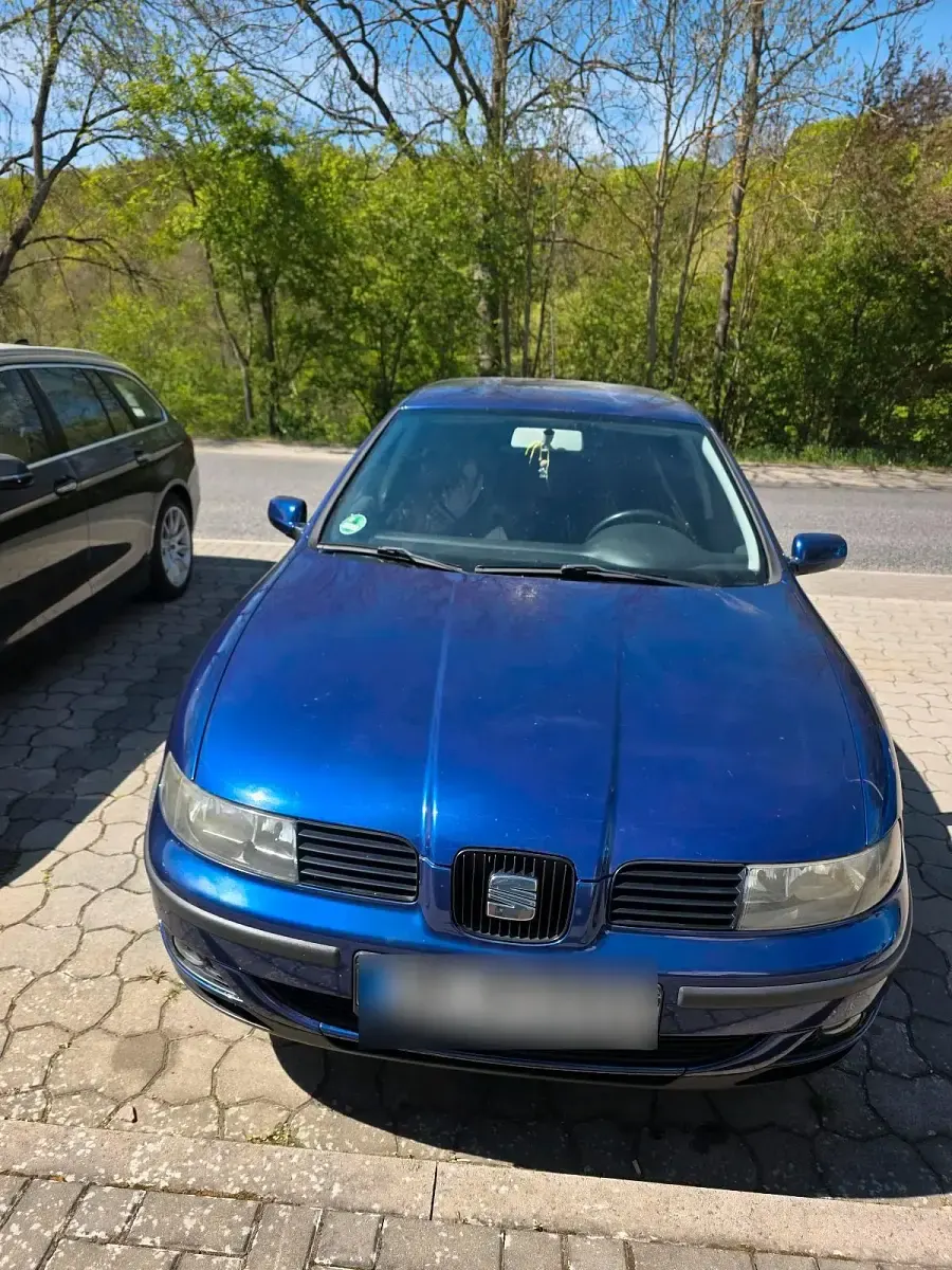Usata Seat Leon 125 CV (91 kW) 2002 Blu Utilitaria
