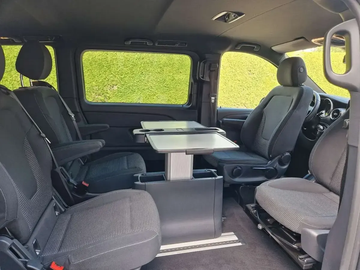 Gebraucht Mercedes V250 190 PS (139 kW) 2021 Selenitgrau Van / Kleinbus