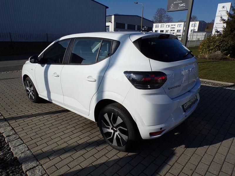 Neu Dacia Sandero Expression 101 PS (74 kW) 2026 Weiß Limousine