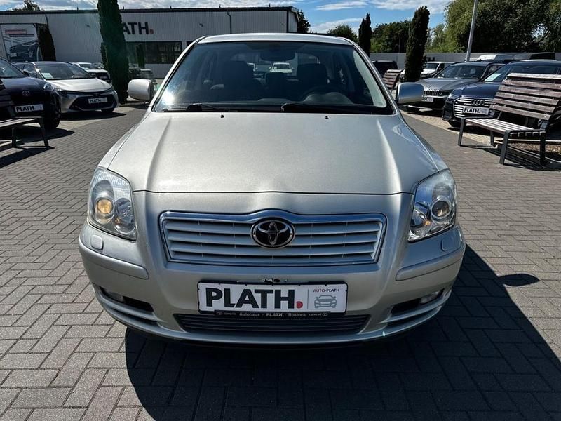 Gebraucht Toyota Avensis Sol 129 PS (94 kW) 2004 Silber Kleinwagen