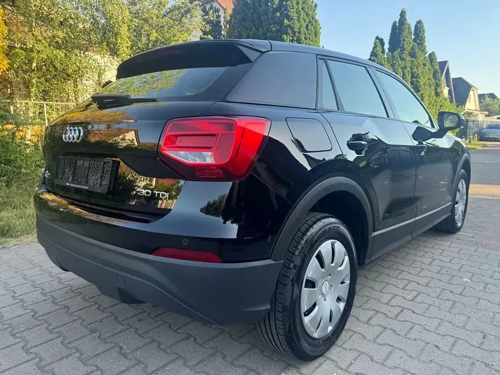 Gebraucht Audi Q2 Basis 116 PS (85 kW) 2020 Schwarz SUV