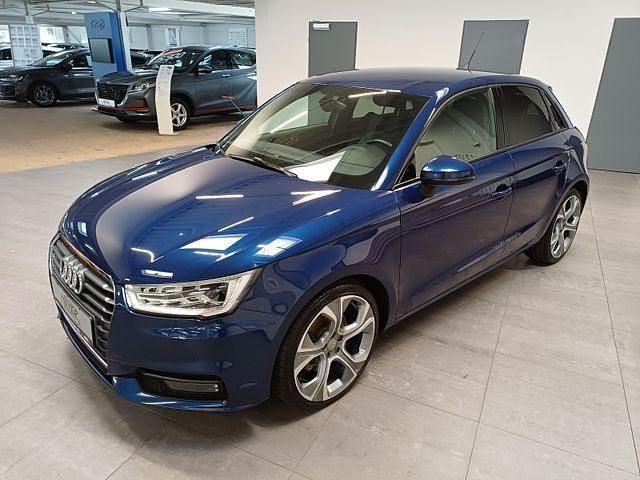 Blau Gebraucht 2018 Audi A1 Sportback Sport Kleinwagen | 14.450 € - Bild 1/3