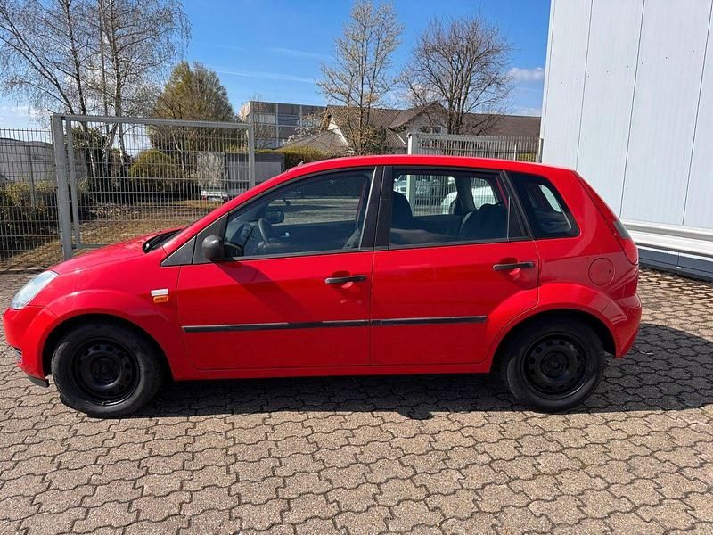 Gebraucht Ford Fiesta Ambiente 69 PS (50 kW) 2005 Rot Kleinwagen