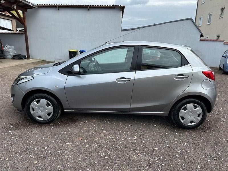 Second-hand Mazda 2 Active 84 CP (61 kW) 2011 Gri Hatchback