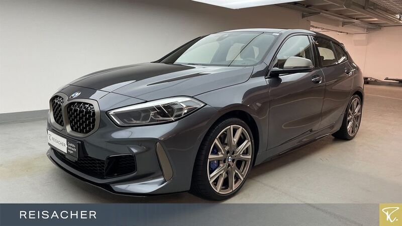 Mineralgrau Gebraucht 2021 BMW M135 Shadowline Kleinwagen | 32.699 € (Superpreis) - Bild 1/4