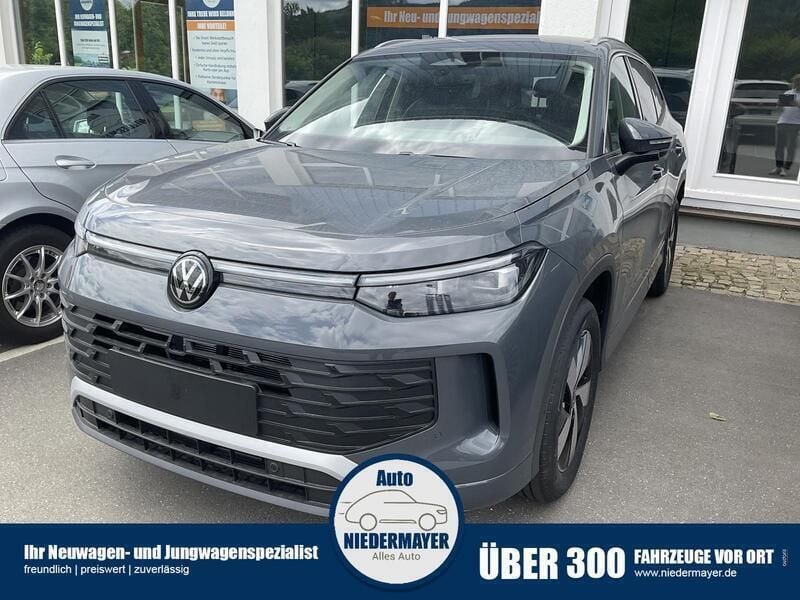 Delfin grau metallic Neu 2025 VW Tayron Life SUV | 43.995 € (Superpreis) - Bild 1/4