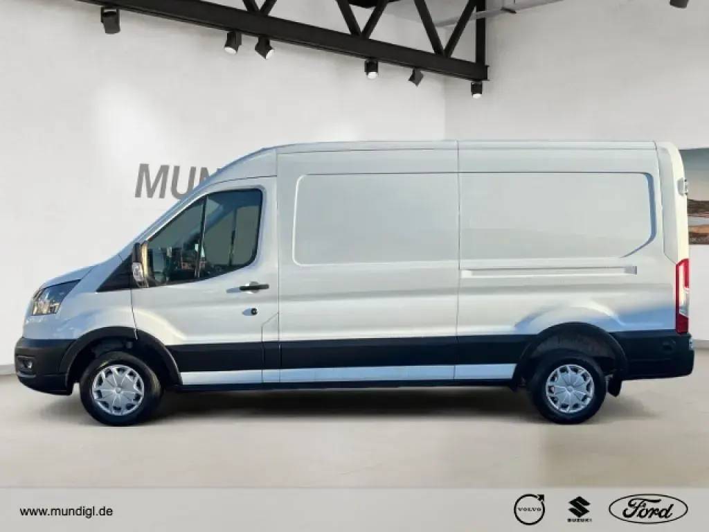 Gebraucht Ford Transit Trend 105 PS (77 kW) 2022 Frostweiß Van