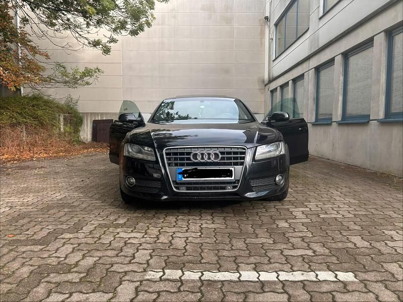 Schwarz Gebraucht 2010 Audi A5 Limousine | 7.750 € (Fairer Preis) - Bild 1/4