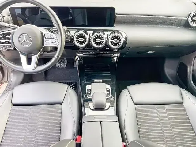 Gebraucht Mercedes A180 AMG Edition 1 136 PS (100 kW) 2020 Grau Limousine