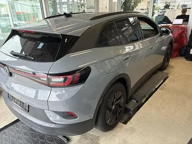 Gebraucht VW ID.4 Pure 108 kW (148 PS) 2022 Mondsteingrau SUV