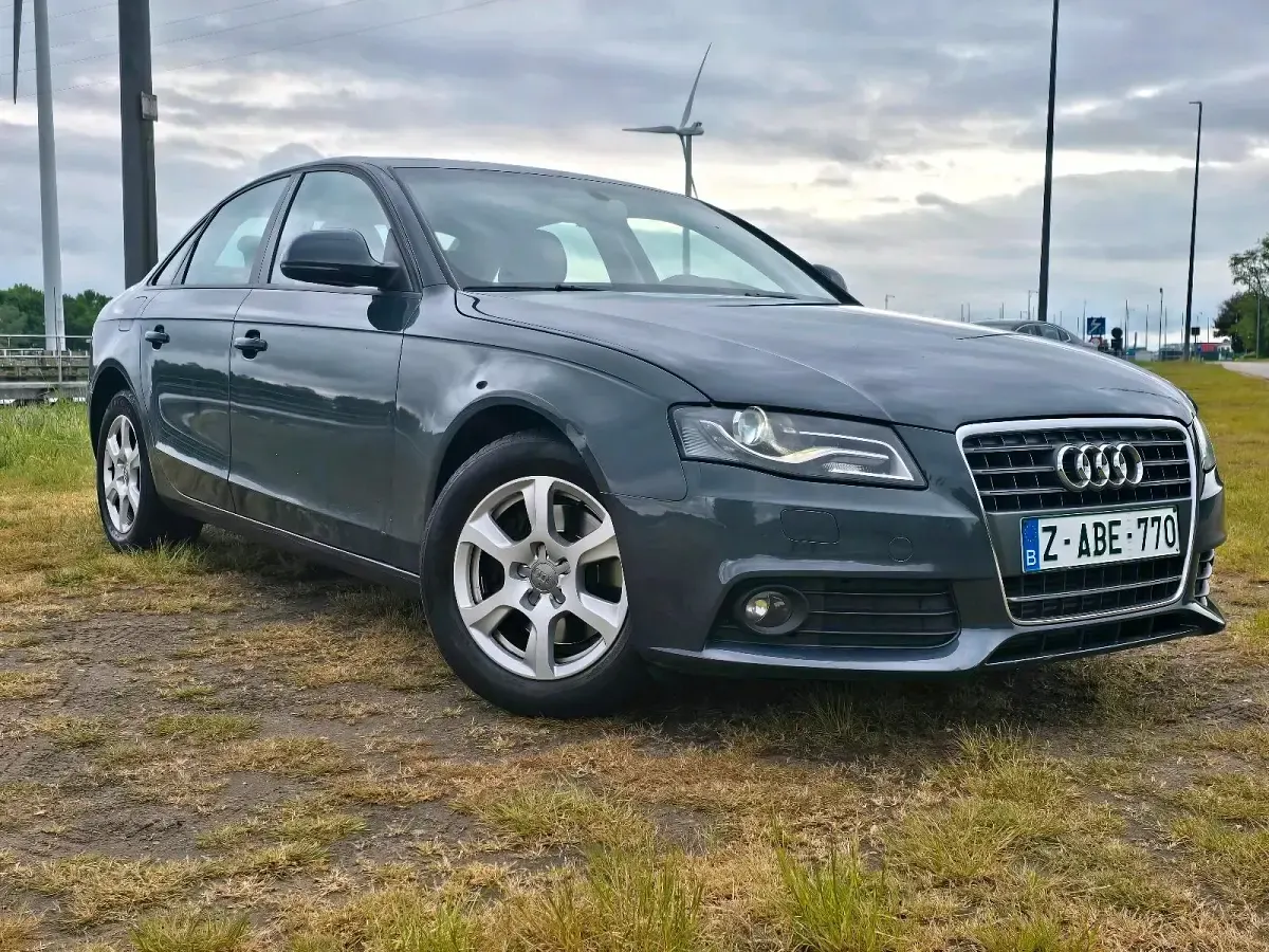 Gebraucht Audi A4 136 PS (100 kW) 2009 Blau Limousine