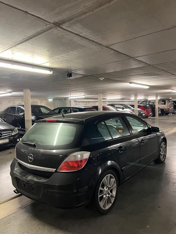 Gebraucht Opel Astra 170 PS (125 kW) 2005 Schwarz Limousine