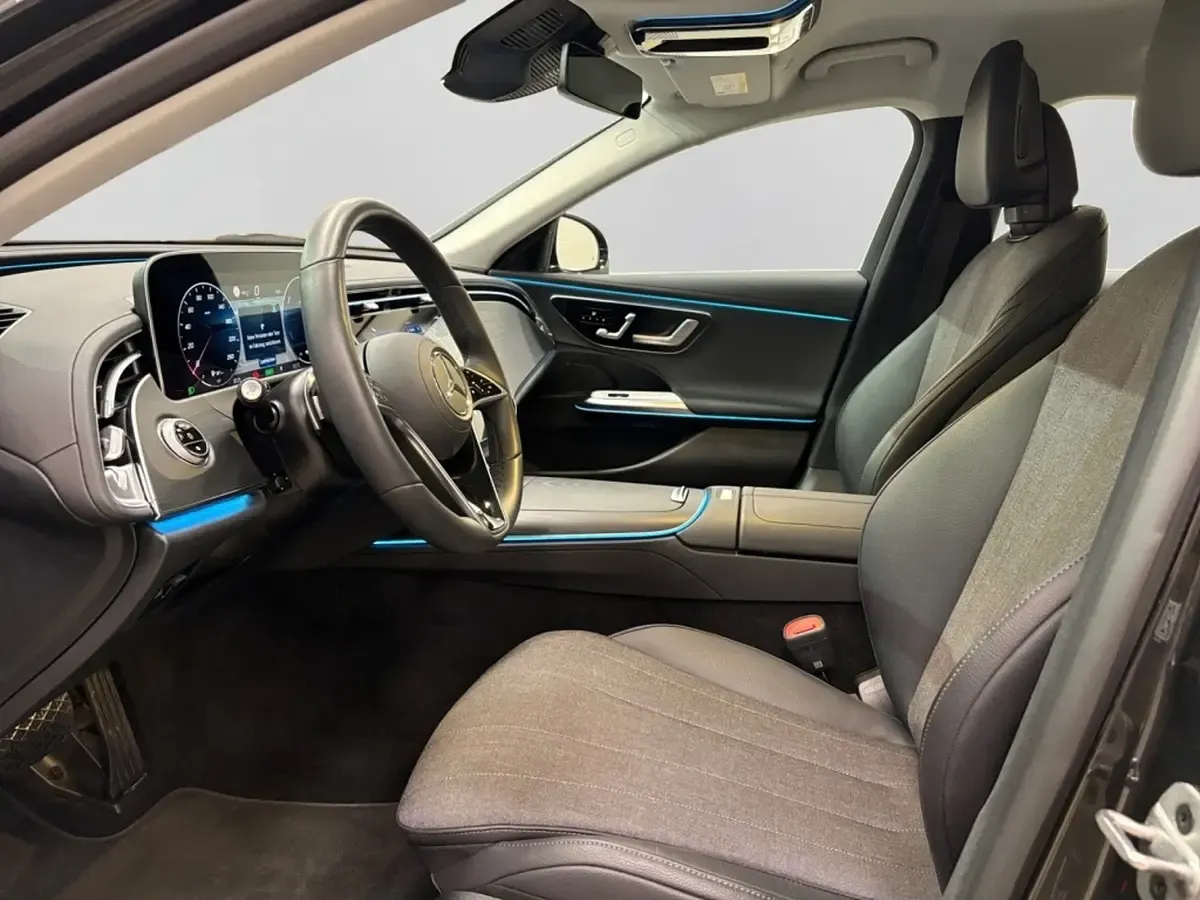 Gebraucht Mercedes E300 Avantgarde 204 PS (150 kW) 2025 Szary Kombi