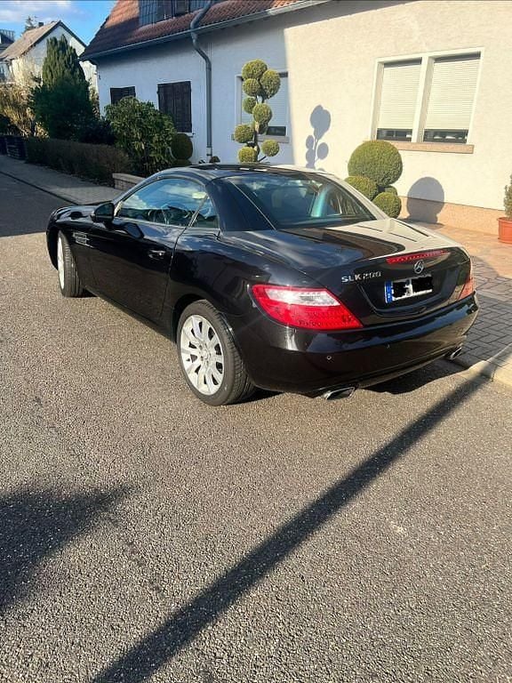 Second-hand Mercedes SLK200 184 CP (135 kW) 2011 Negru Cabrio
