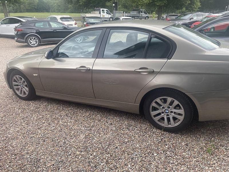 Gebraucht BMW 318 Advantage 143 PS (105 kW) 2008 Platinbronze Limousine