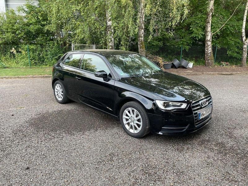 Schwarz Gebraucht 2012 Audi A3 Limousine | 8.700 € (Etwas zu teuer) - Bild 1/4