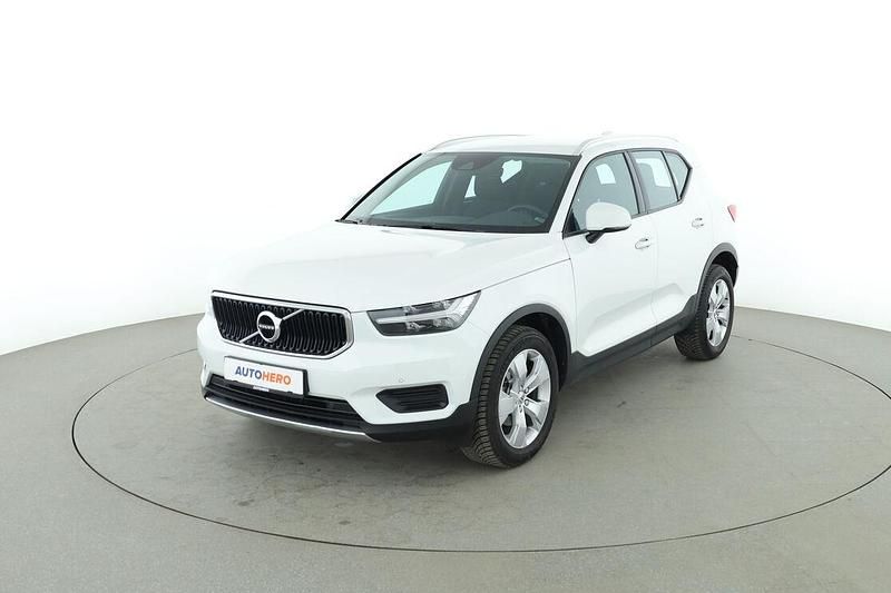 Gebraucht Volvo XC40 Momentum 163 PS (119 kW) 2022 Weiß SUV