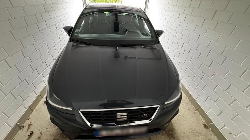 Grau Gebraucht 2022 Seat Ibiza FR Kleinwagen | 17.500 € (Fairer Preis) - Bild 1/4