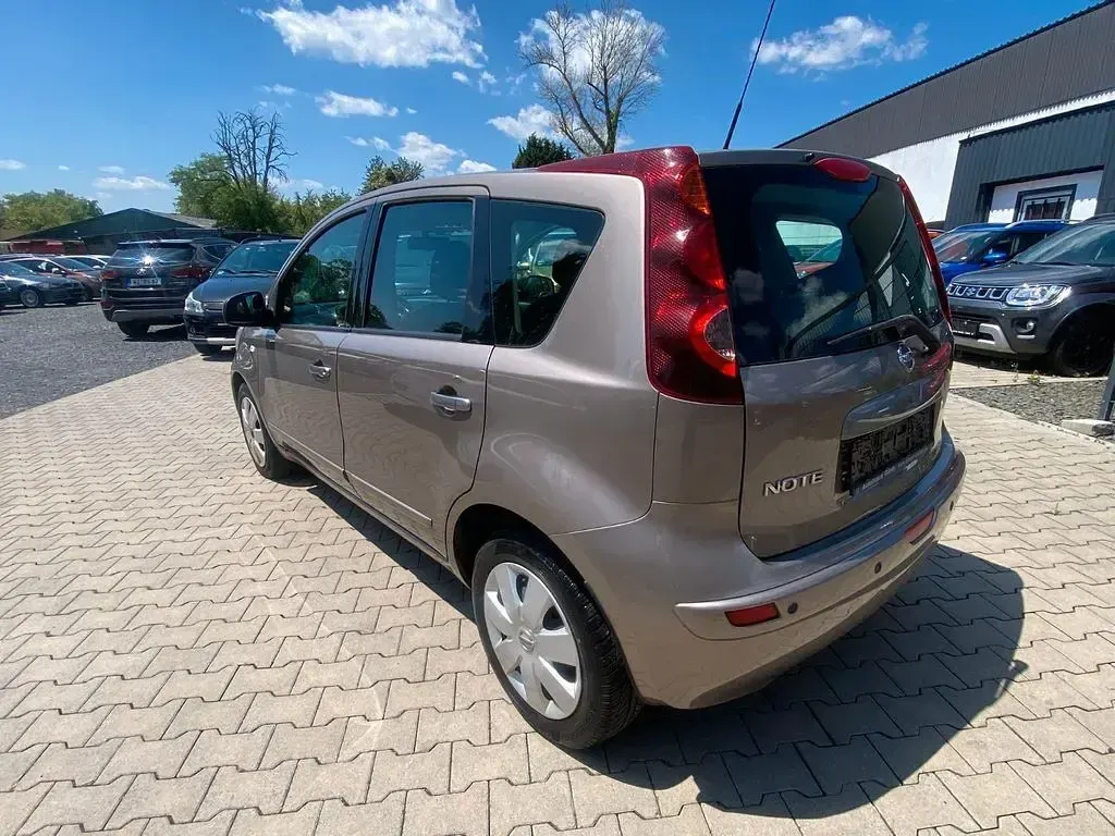 Gebraucht Nissan Note Acenta 88 PS (64 kW) 2012 Cafe latte Kleinwagen