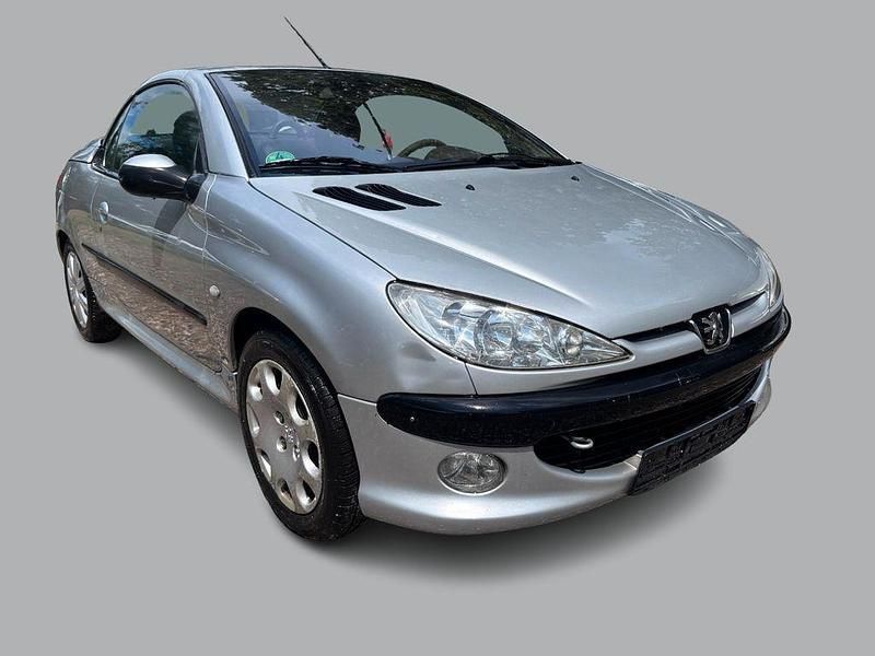 Silber Gebraucht 2003 Peugeot 206 CC Platinum Cabrio | 4.990 € - Bild 1/4