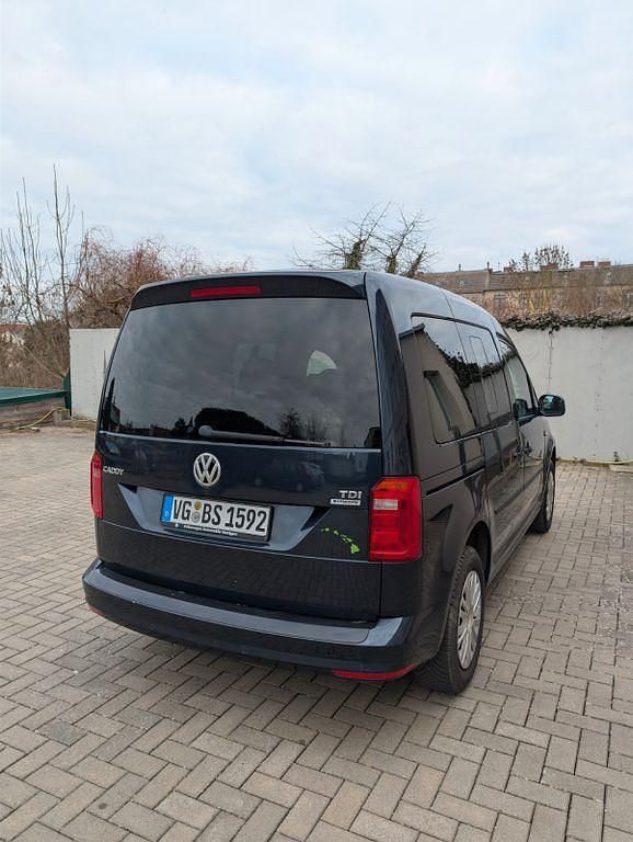 Gebraucht VW Caddy Beach 102 PS (75 kW) 2016 Blau Van / Kleinbus