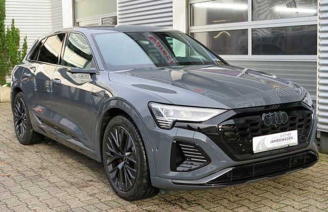 Gebraucht Audi Q8 e-tron S-Line 250 kW (340 PS) 2025 Magnetgrau SUV