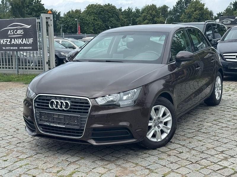 Teakbraun metallic Gebraucht 2014 Audi A1 Sportback Ambiente Kleinwagen | 7.990 € (Guter Preis) - Bild 1/4