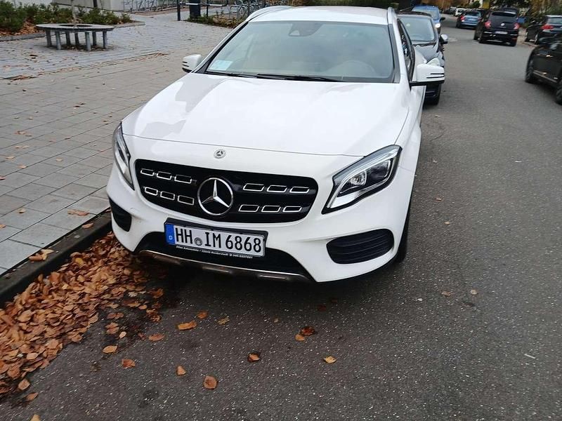 Gebraucht Mercedes GLA220 Style 170 PS (125 kW) 2018 Weiß SUV