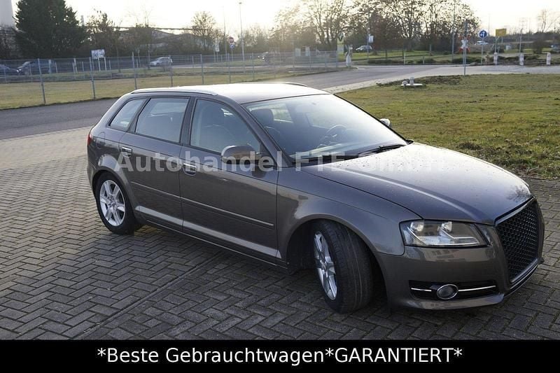 Gebraucht Audi A3 Attraction 125 PS (91 kW) 2012 Grau Kleinwagen