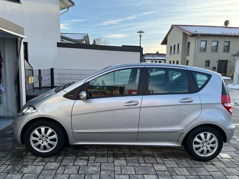 Gebraucht Mercedes A170 Elegance 116 PS (85 kW) 2007 Silber Van / Kleinbus