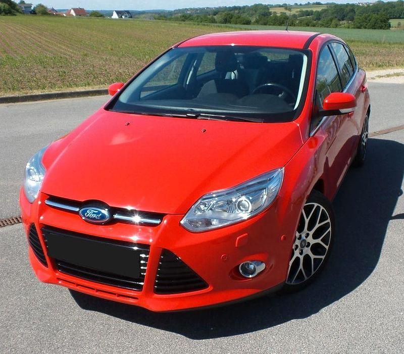 Gebraucht Ford Focus Titanium 182 PS (133 kW) 2014 Rot Limousine