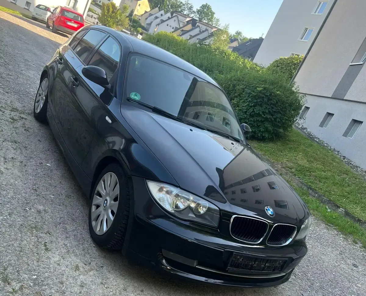 Gebraucht BMW 118 Sport Line 143 PS (105 kW) 2008 Schwarz Kleinwagen